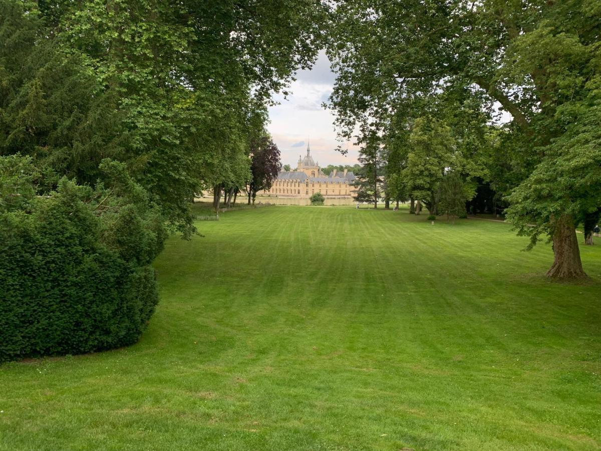 Le Logis Cantilien Lamorlaye-Chantilly エクステリア 写真